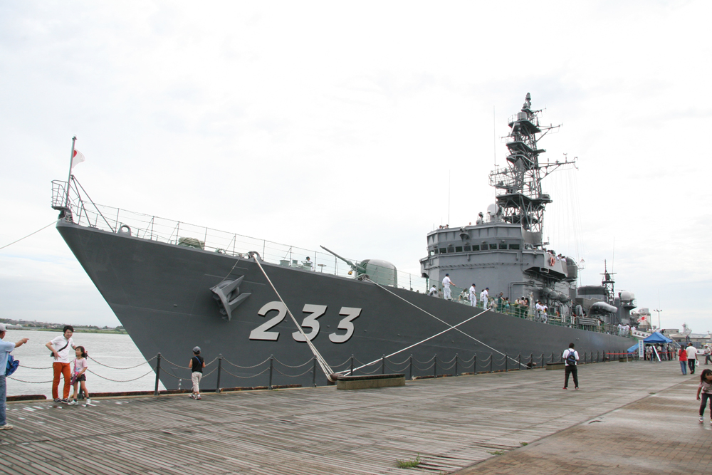 護衛艦「ちくま」航海記